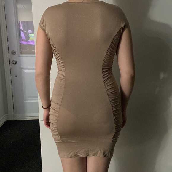 Evolution dress in European size Large, cream colour - Picture 2 of 2